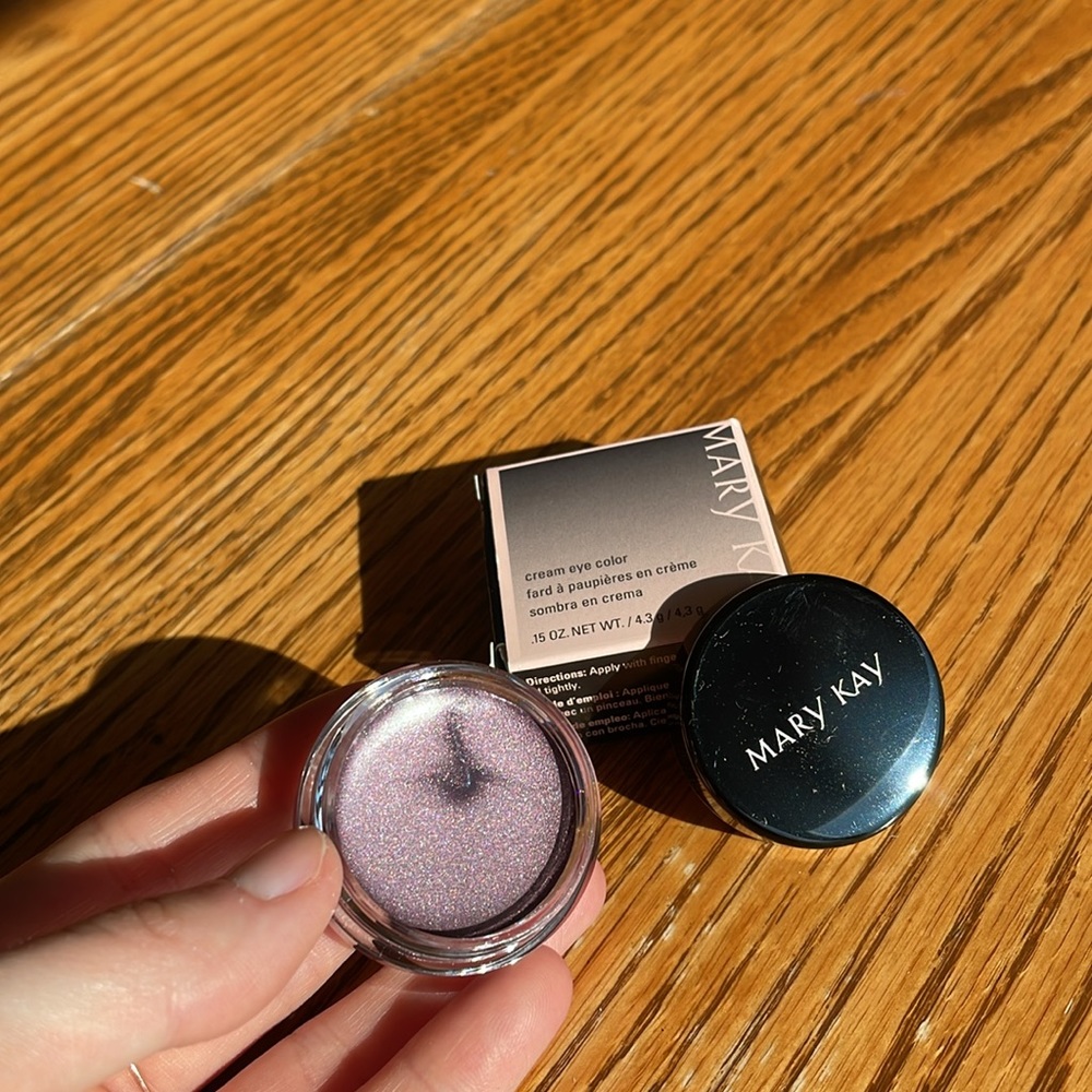 Mary Kay cream eye color shade: Violet Storm